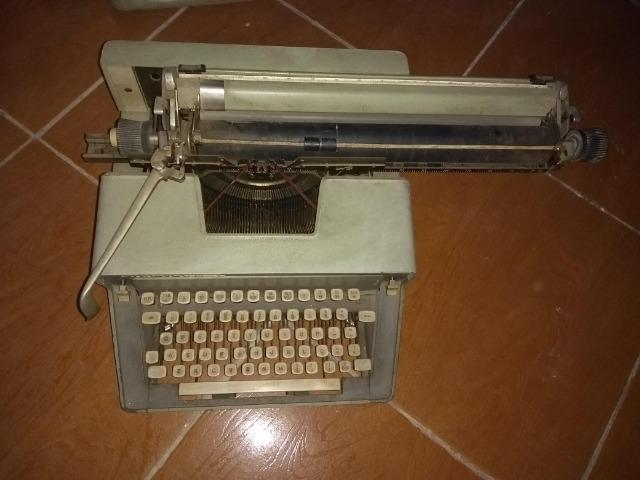 Maquina de escrever - Foto 4