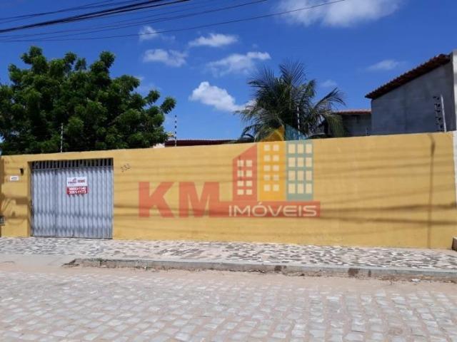 Vende-se casa com Piscina no planalto 13 de Maio - KM IMÓVEIS