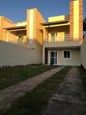 Casa com 4 quartos, aproveita que ta barata de mais. Ca0351