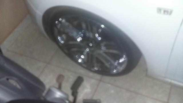 Vendo rodas aro 20.pneus 225/35.pneus todos novos - Foto 3