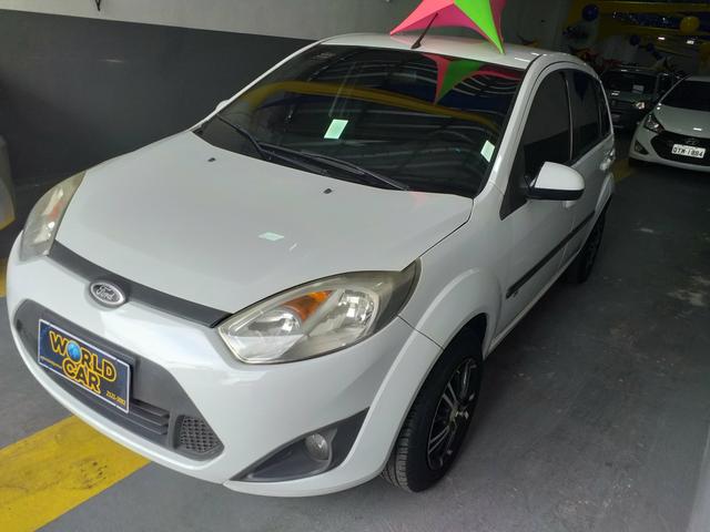 Fiesta Hatch 1.0 é Na World Car - Foto 14