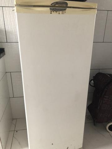 Vendo máquina de lavar e geladeira - Foto 2