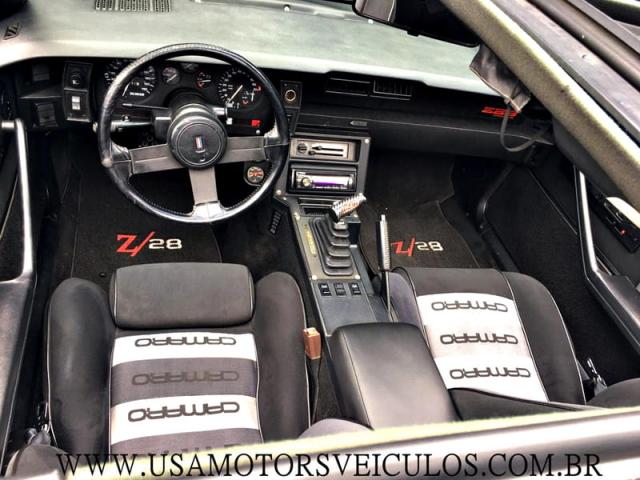 CHEVROLET CAMARO IROC Z 1985 - PLACA PRETA - Foto 7