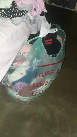 Lote de roupa de bb menina