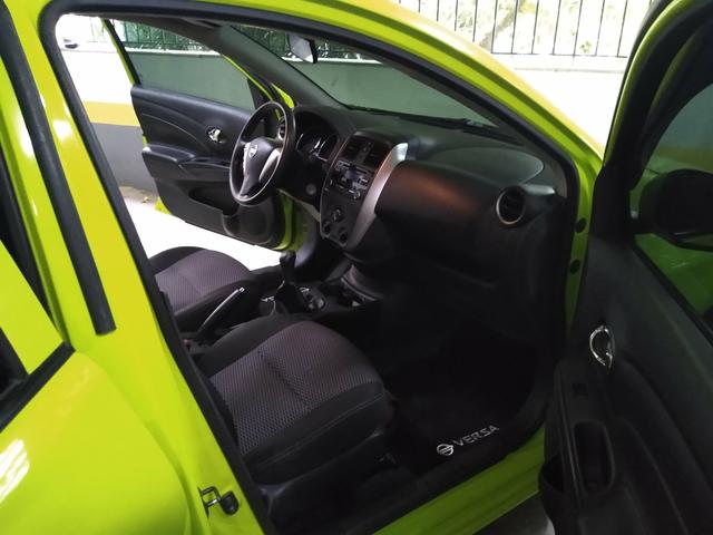 Vendo Nissan Versa 15/16 - Foto 5