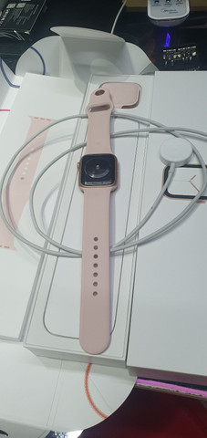 Apple Watch 4 de 40mm. Trincado - Foto 6