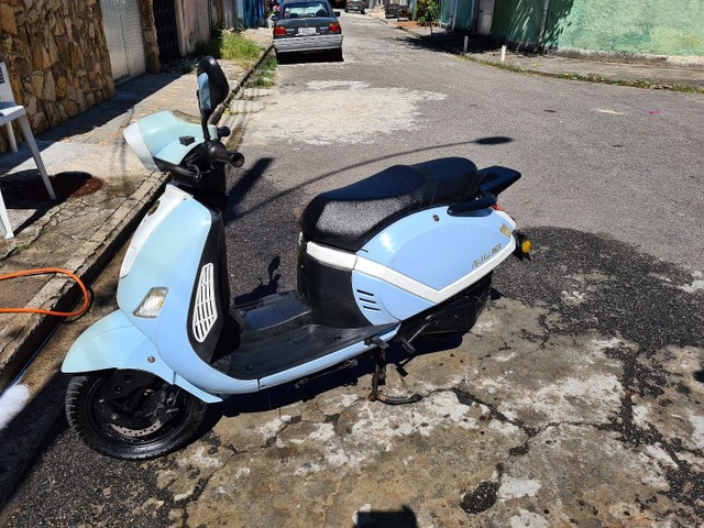 VESPA AUGURI RETRO 150