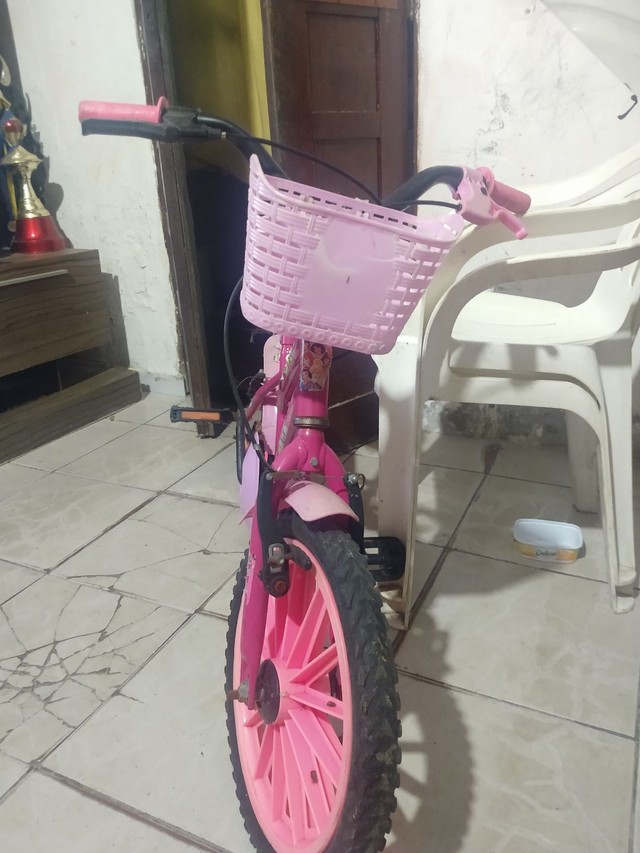 Bicicleta infantil "SEMI NOVA  - Foto 2