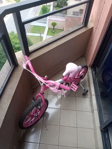 Boneca barbie com bicicleta  +16 anúncios na OLX Brasil