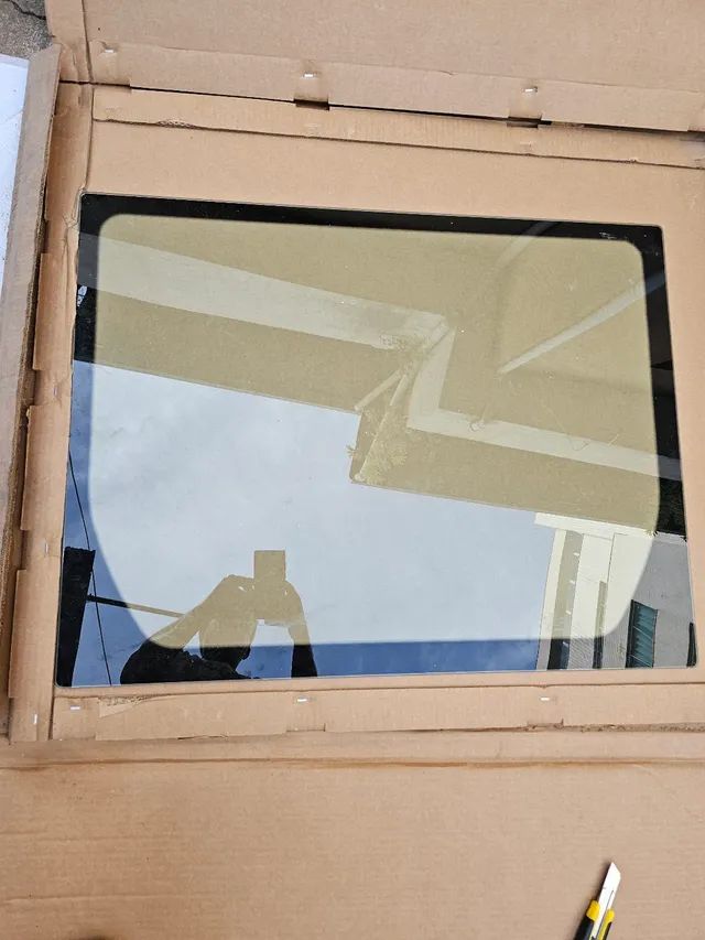 Escavadeira John deere hitachi vidro vigia novo original 4651656 - Foto 5