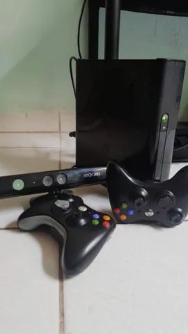 Xbox 360 desbloqueado, com 2 controles, kinect e jogos