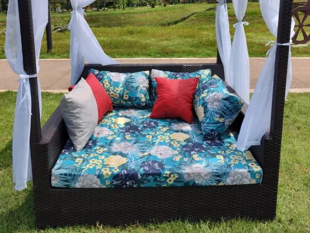 Cama coberta para área externa