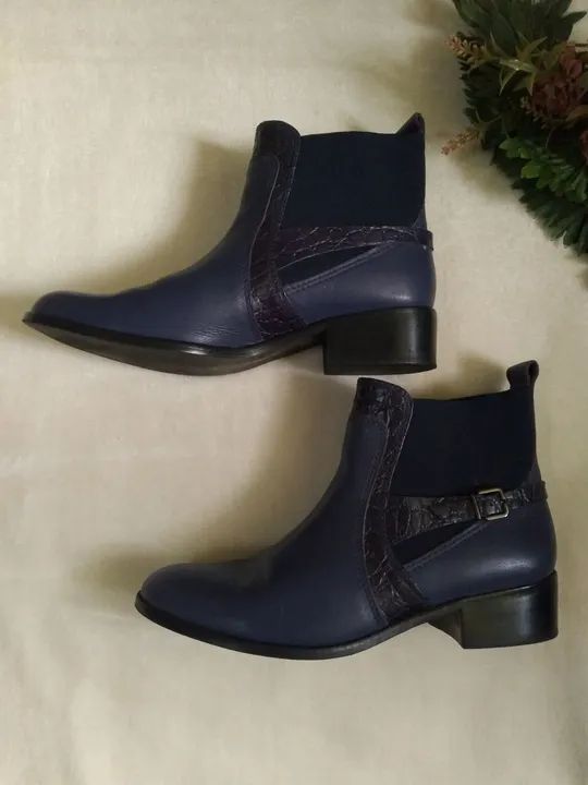 Bota em couro, azul marinho