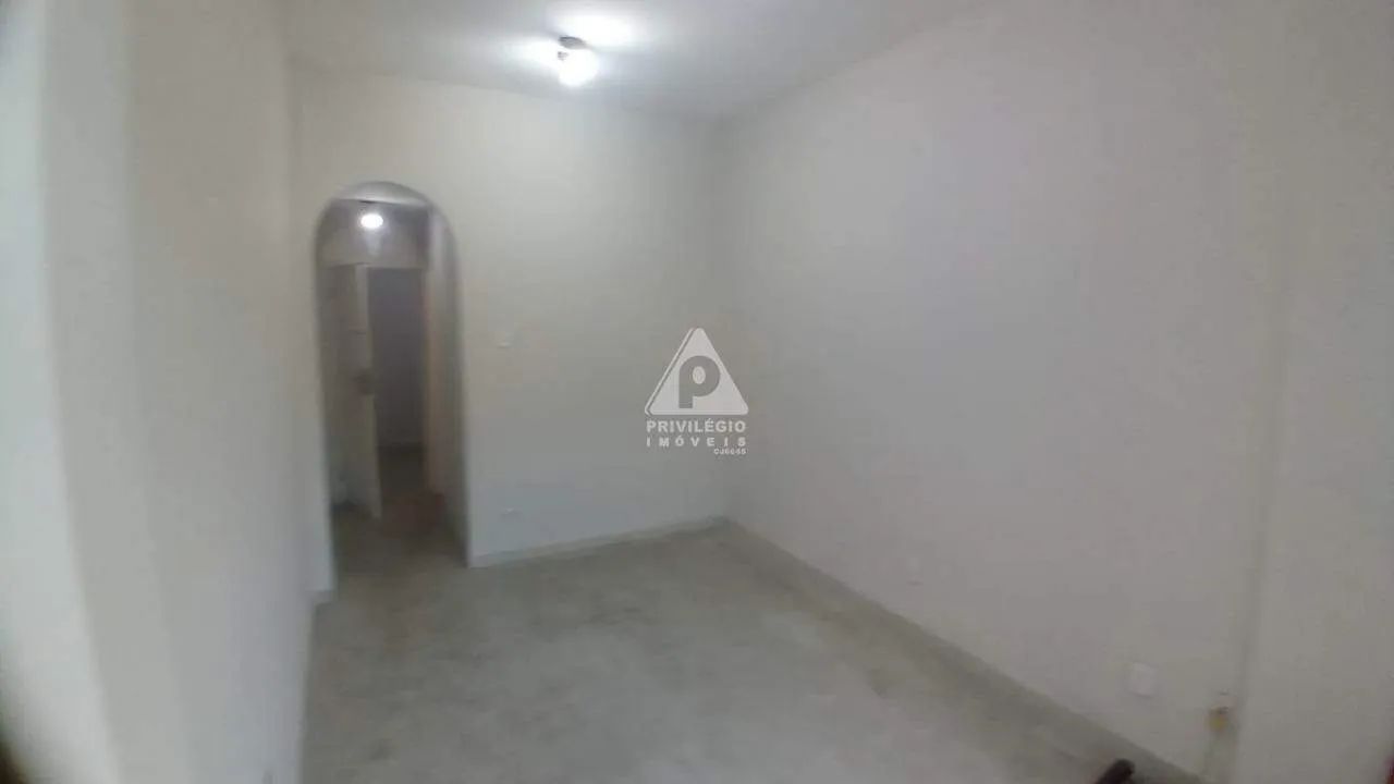 Sala Comercial de frete a Praça Saenz Pena. - Foto 7