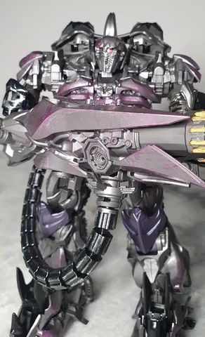 Figure Shockwave Transformers 22cm transforma em tanque KO - Foto 4