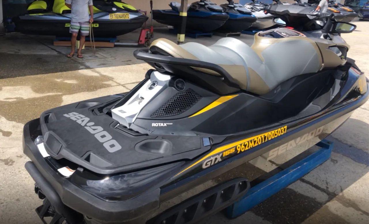 Jet Ski Sea-Doo GTX 155 2017 pouquíssimo uso.