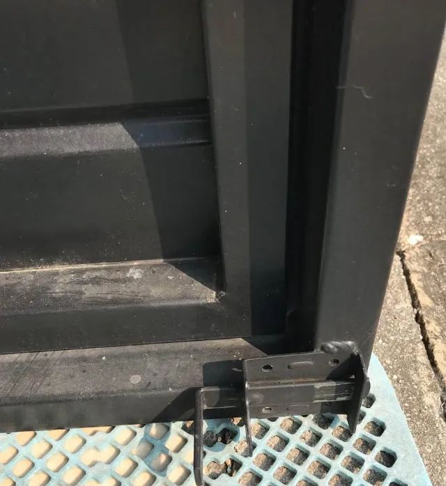 Portão garagem com portão social embutido, pintura eletrostática 2,62 largura, 2,52 altura - Foto 3