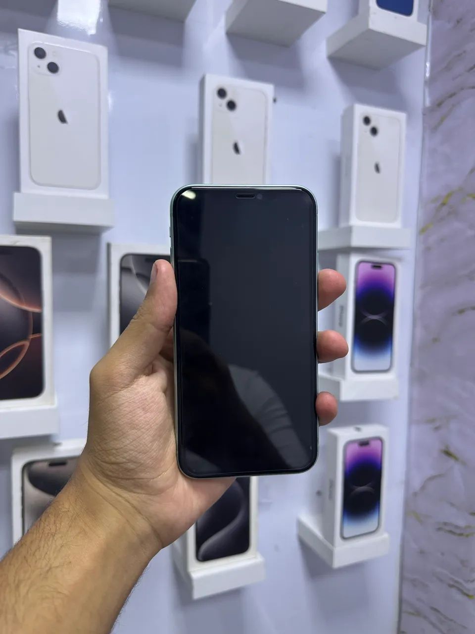 IPHONE 11 256 GB - TELA TROCADA  - Foto 2