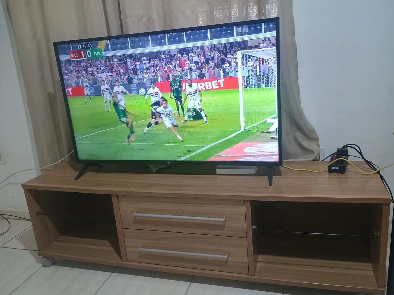 Rack MDF c rodinhas 64850509971842120