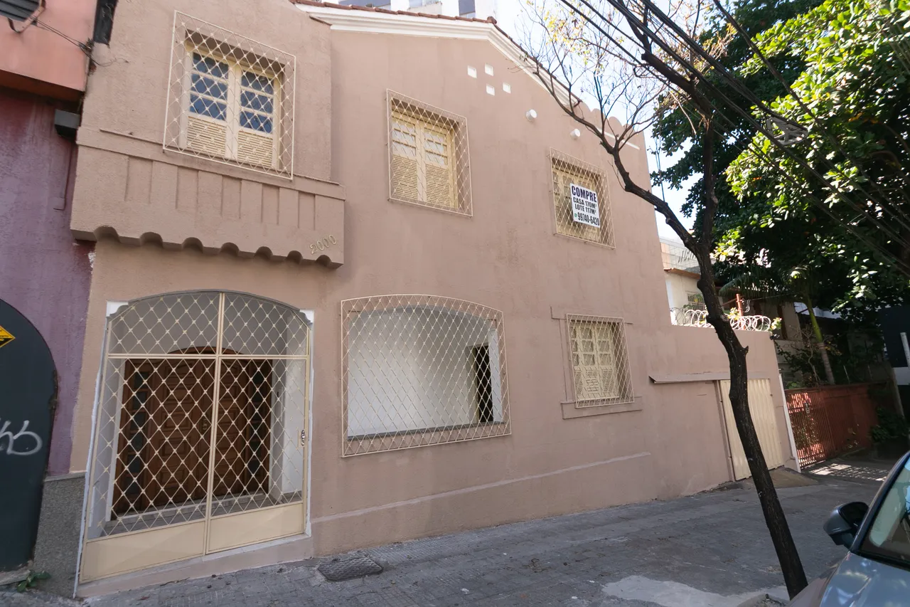 Casa em Lourdes,117m² de lote e 170m² de casa, BH
