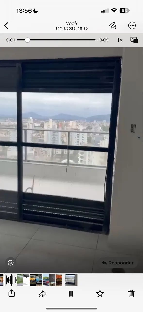 Porta de correr de alumínio e vidro