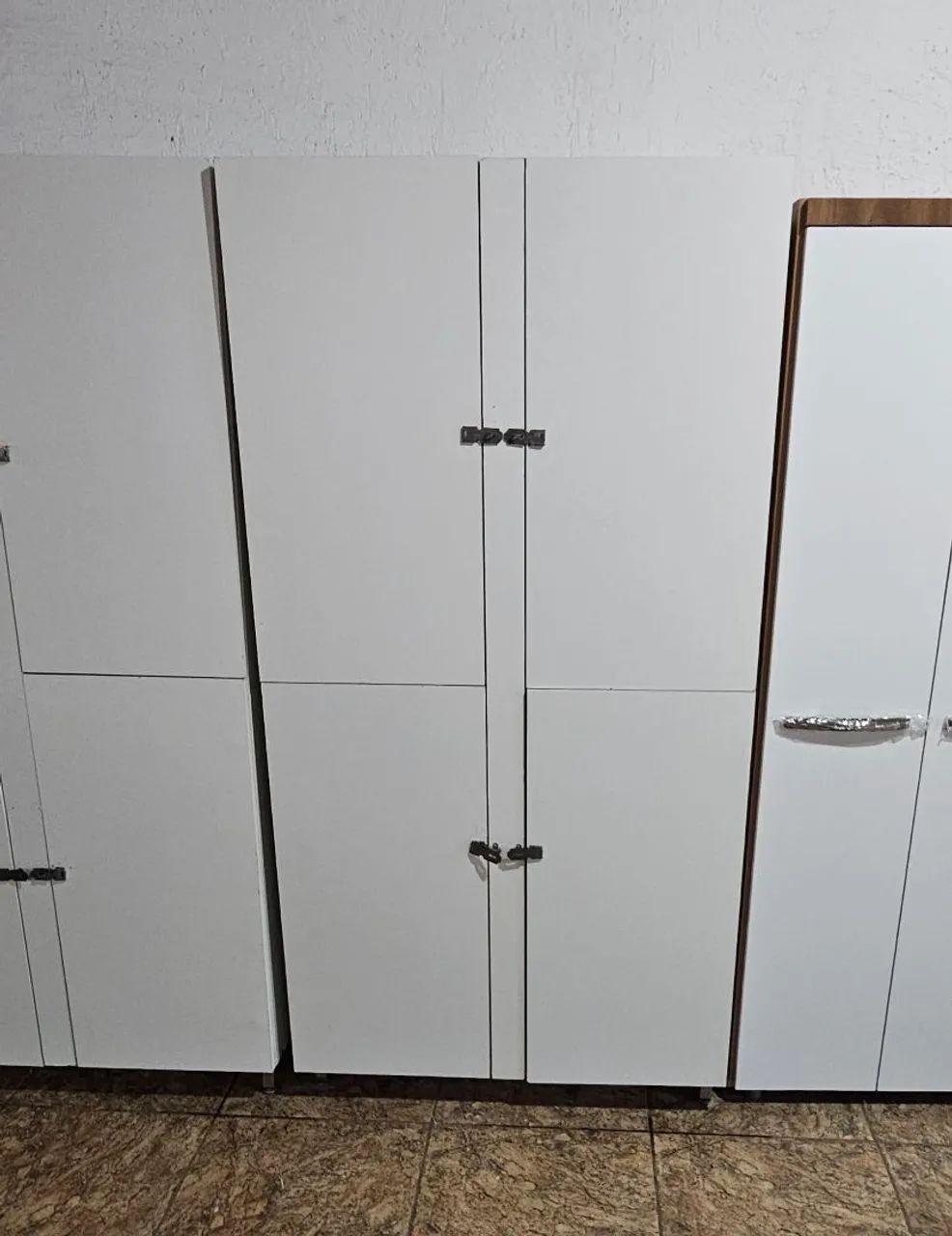 Armário Multiuso ou Roupeiro Comercial 100% MDF com tranca - Foto 3