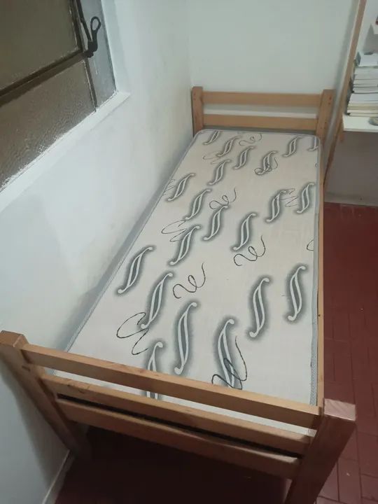 Cama de solteiro em madeira usada  - Foto 2