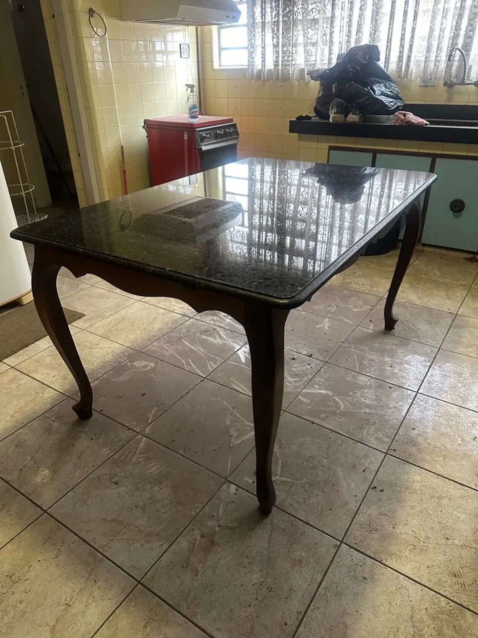 Mesa de jantar com tampo de granito - Foto 2