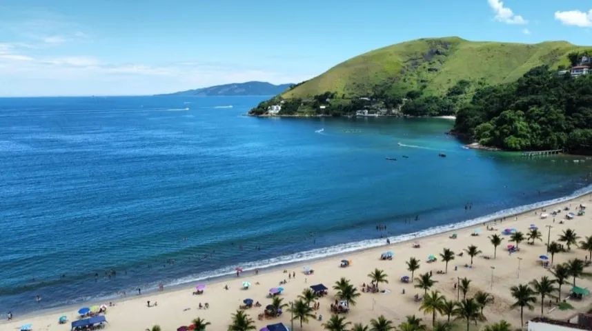 Maravilhosa casa com piscina em Garatucaia - Foto 12