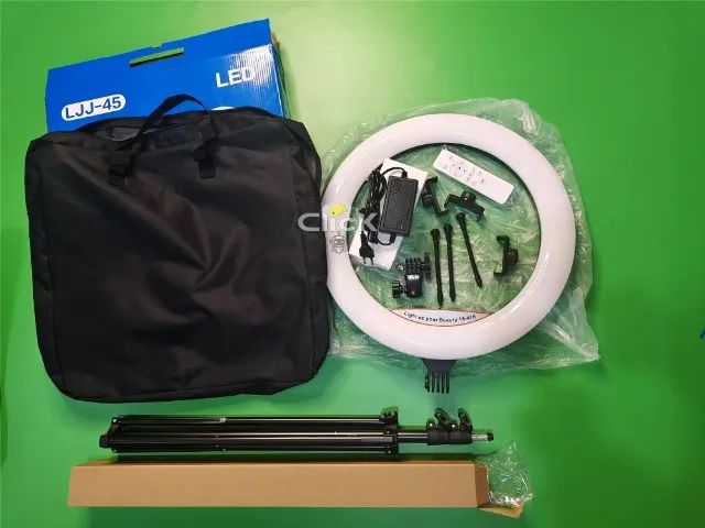 Iluminador Led Ring Light De 18 Polegadas Lives Tripé 215cm - Foto 2
