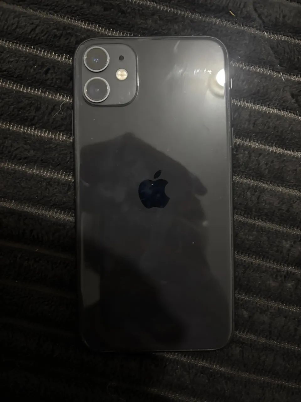 Tampa Traseira Preta De Vidro iPhone 11 com câmera e periféricos 