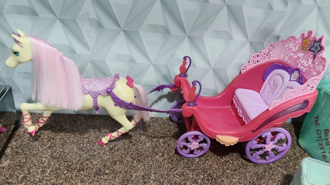 Carruagem Barbie a Princesa e a Popstar