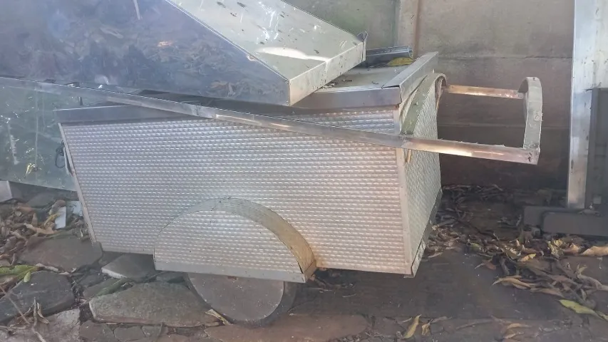 CARRINHO DE VENDAS NA RUA