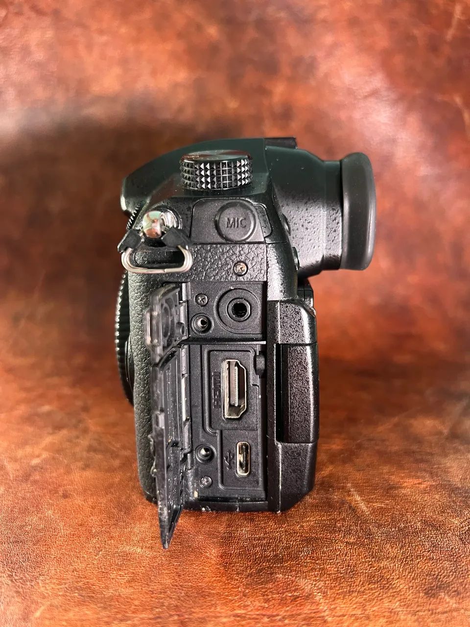 Câmera Panasonic Lumix GH5 - Foto 6