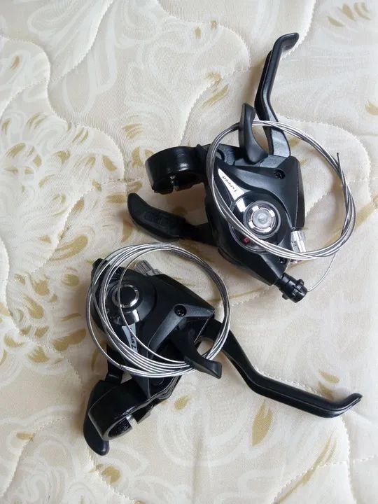 Par de Câmbio Shimano - 3 Velocidades