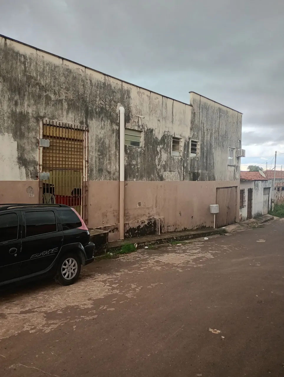 Vendo um imóvel na Rua Araripina muito bem localizado