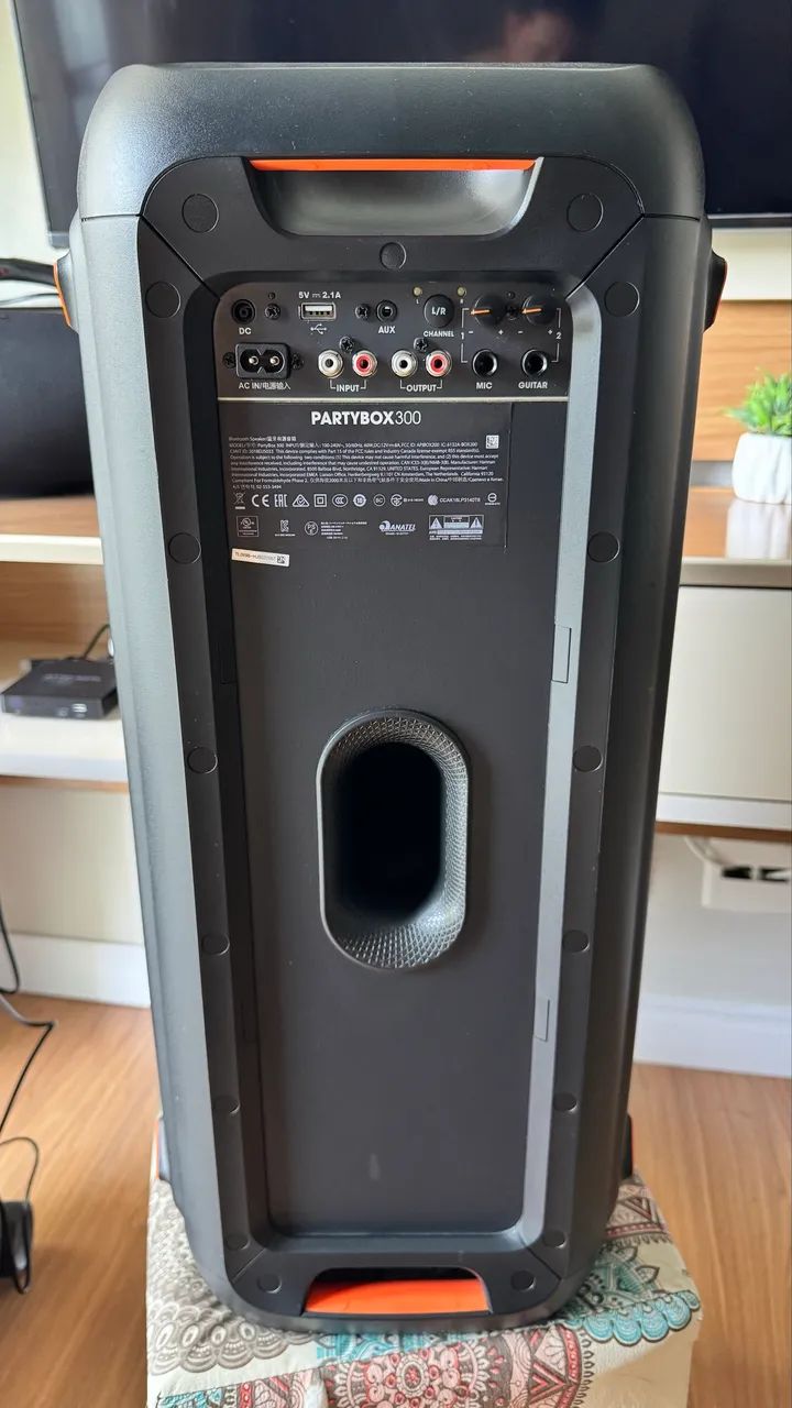 Caixa de som JBL PartyBox 300 - Aparelhos de Som - Engordadouro