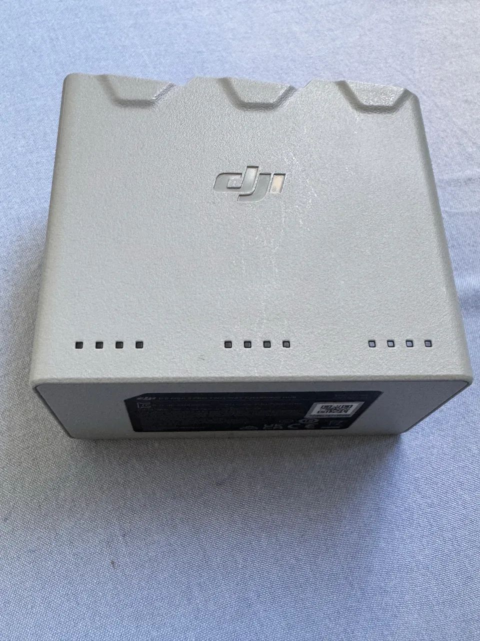 Vendo um carregador de bateria de drone mini4 e 3 