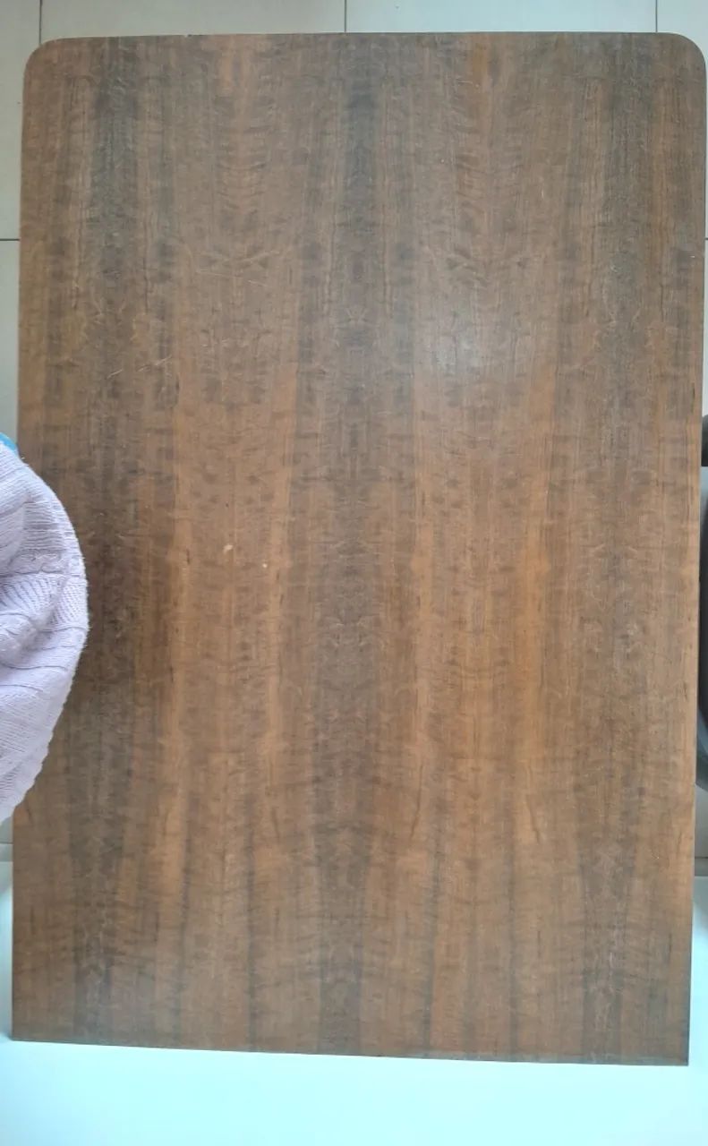 Dining table with laminate countertop64960522967938121