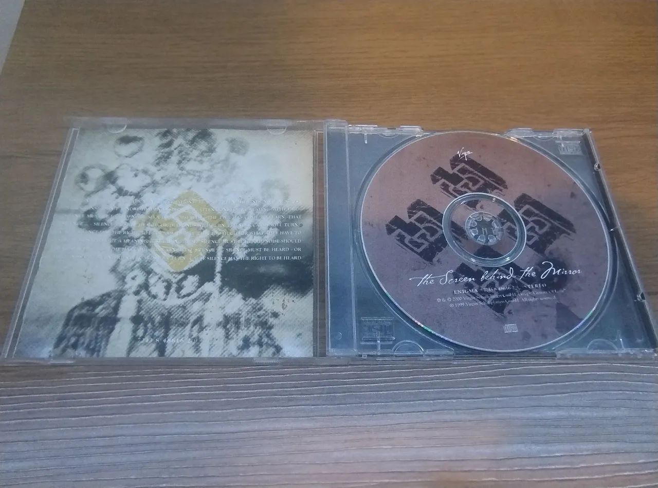 CD Enigma Importado The Screen Behind The Mirror (EUA) - Foto 5