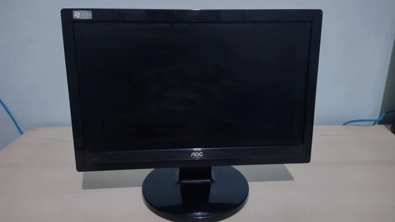 Monitor AOC 1619Swa 15.6" LCD Widescreen VGA (Good Condition)64396507541634120