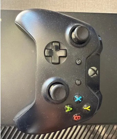 Xbox One 1 Tera com Kick Net + 2 controles Sem fio + Jogos brinde - Foto 3