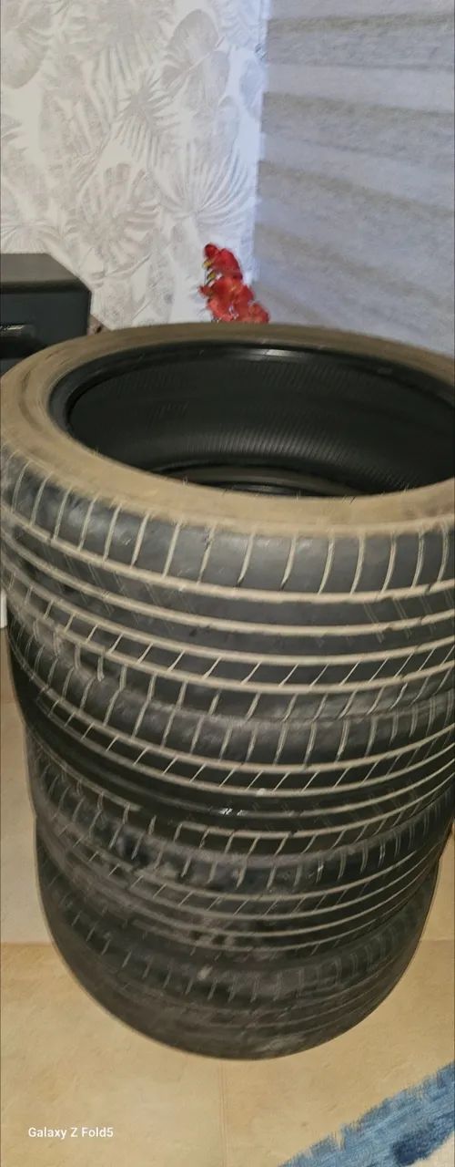 Pneus aro 19 235 45 Bridgestone Alenza Meia Vida - Foto 3