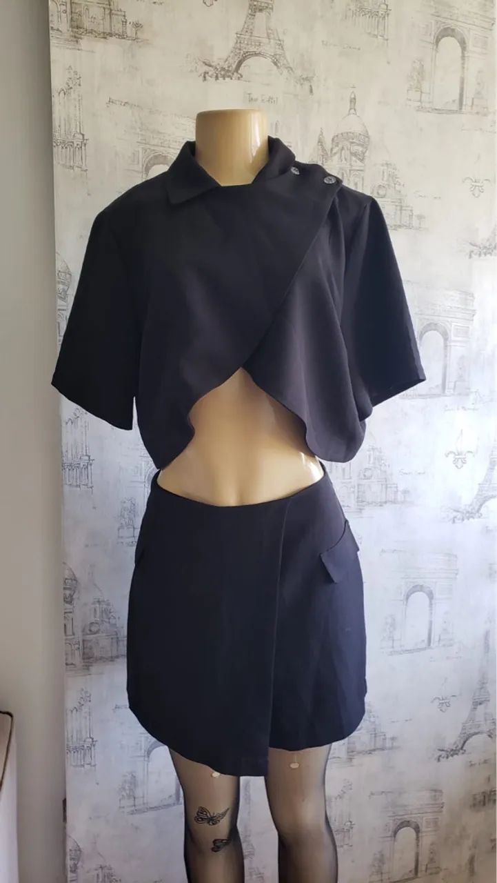 Conjunto Cropped e Saia Envelope Preto