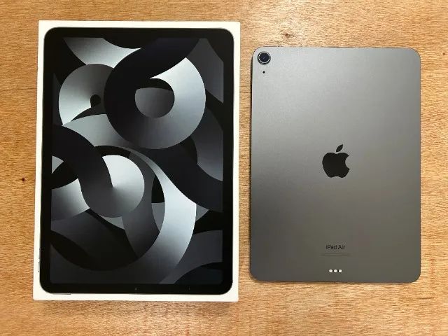 Apple iPad Air 5th Generation 2022 A2588 8 GB RAM Cinza Espacial