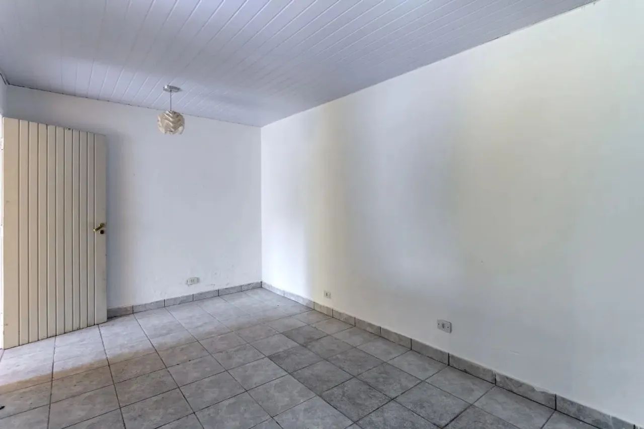 Casa tipo para venda com 2 quartos, 90m² - Foto 2