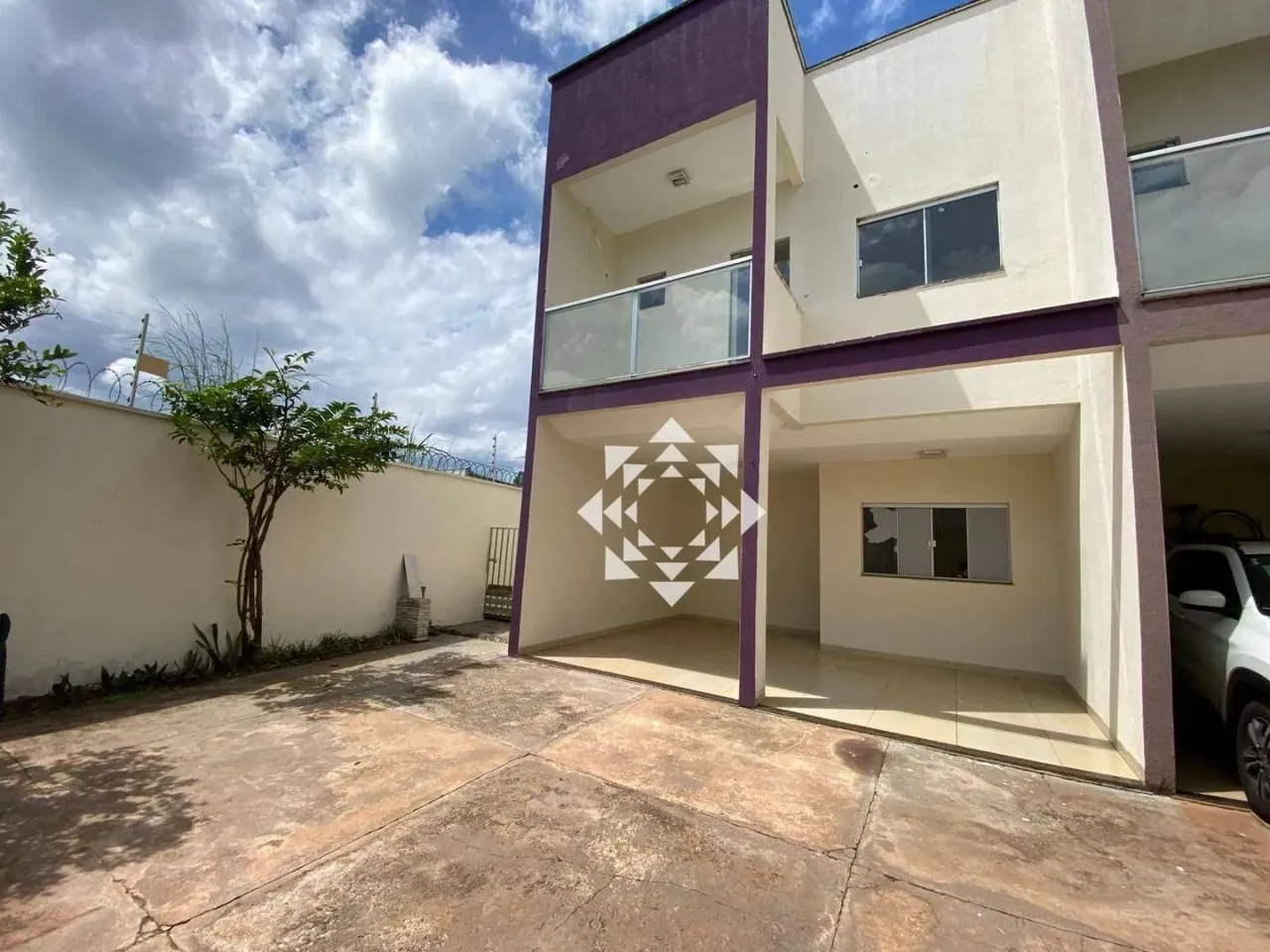 Sobrado òtima localização