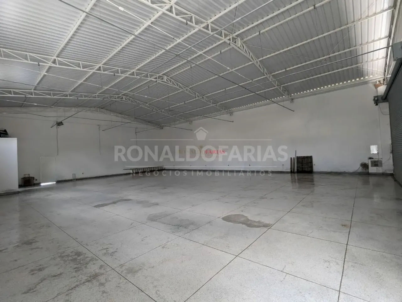 Galpão para Venda ou locação no Grajaú com 300 m² em Avenida Comercial