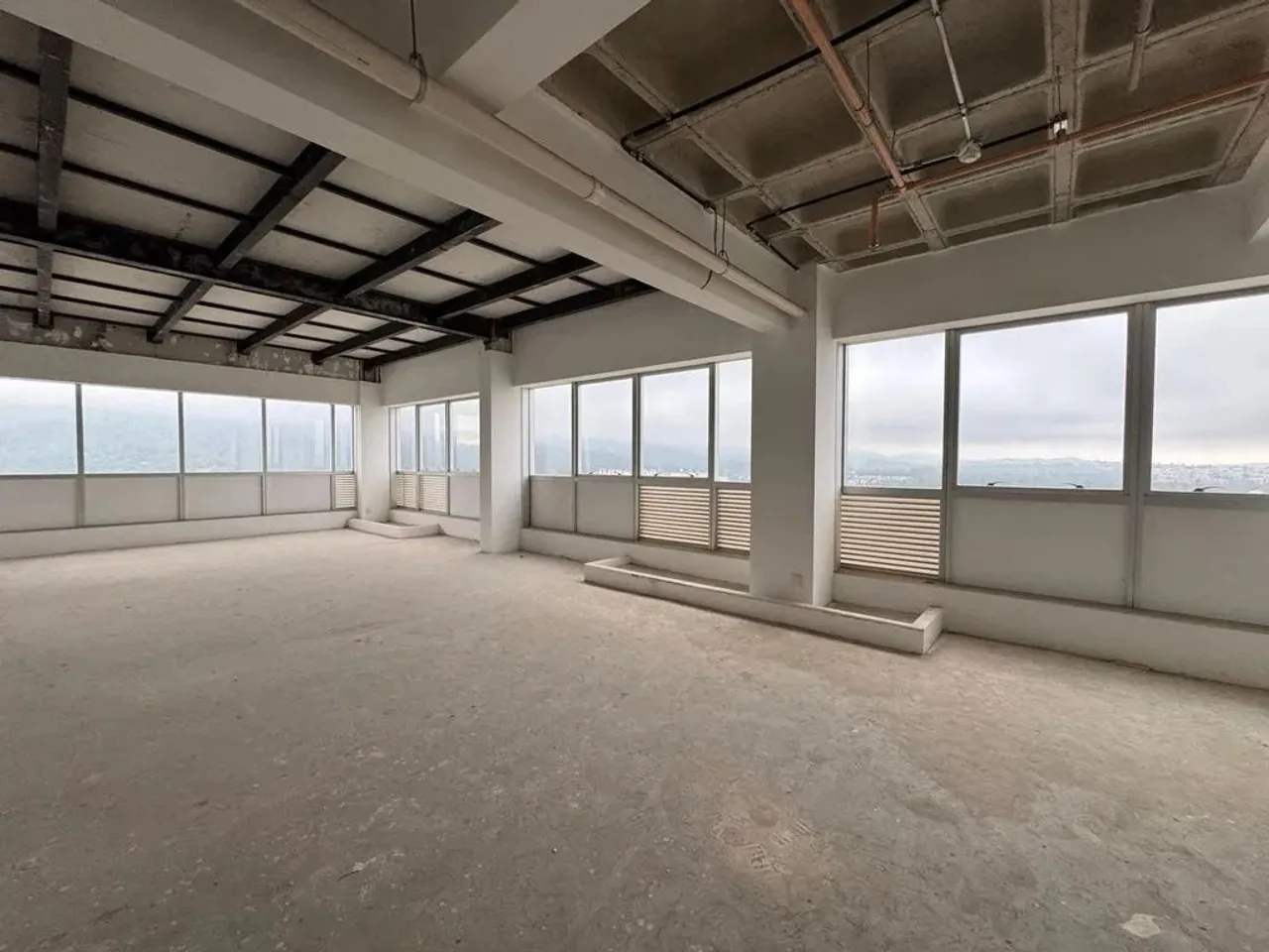 Sala Duplex com 155,68m² para locação no Mogilar em Mogi das Cruzes