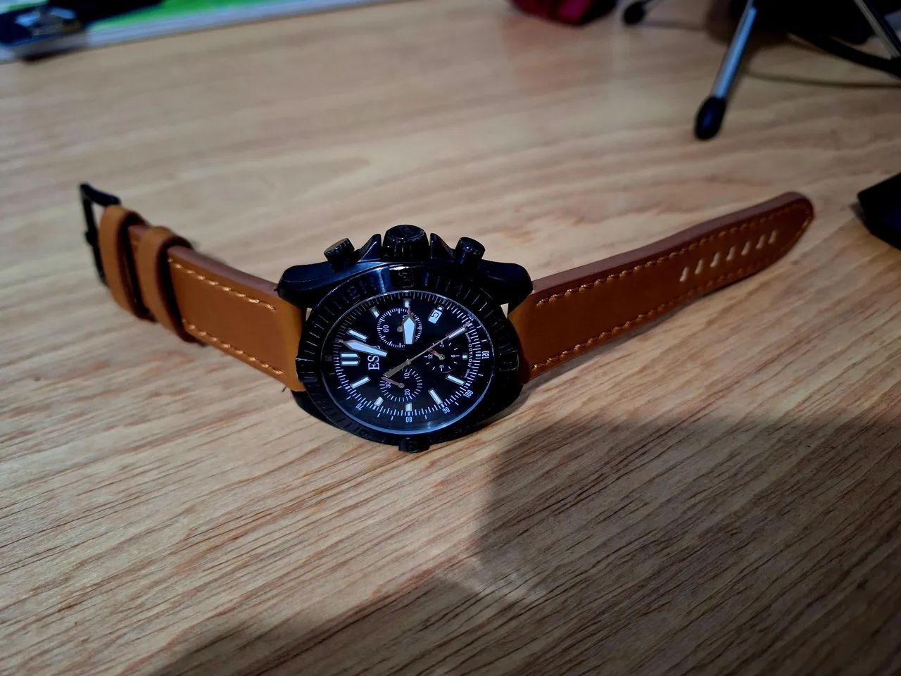 Relógio de grife ESQ cronógrafo banhado a ouro negro aceito cartão - Foto 3